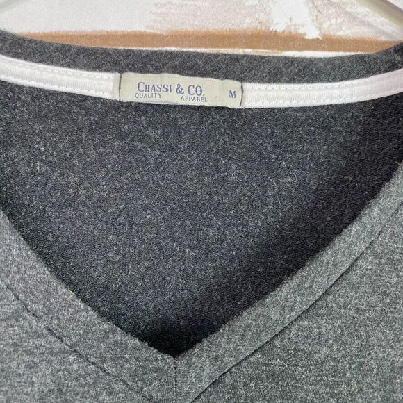 Chassi & Co Men's Size Medium Dark Gray Long Sleeve V-Neck Shirt - Picture 2 of 5
